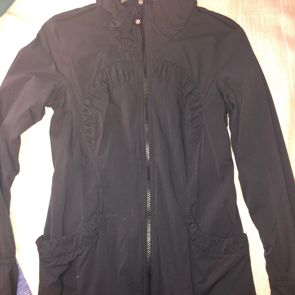 Lululemon black zip up jacket
